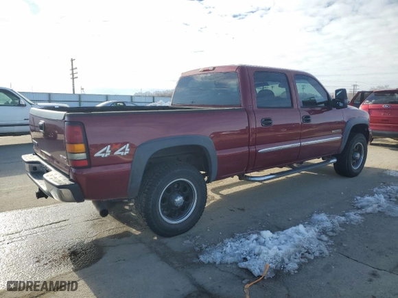 2004 GMC Sierra 2500 Crew Cab SLE with VIN 1GTGK23U64F211175, listed as a Copart auction lot 44129955 with 197,775 mi miles and Salvage Title. Bid and sale history available at carsss.com. Image 3.