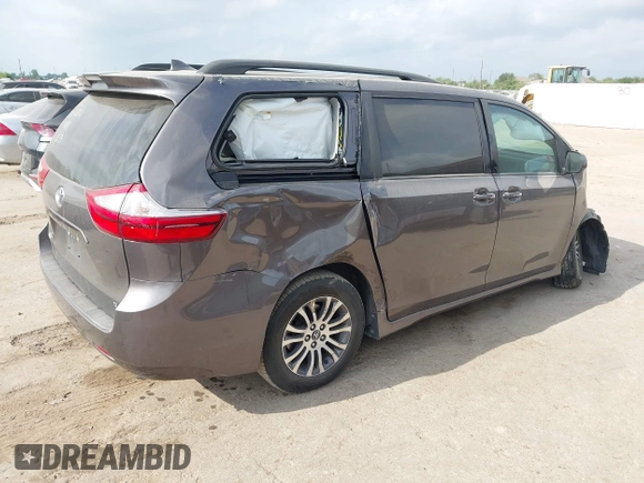 2019 Toyota Sienna XLE Auto Access Seat with VIN 5TDYZ3DC4KS015406, listed as a IAAI auction lot 42067648 with 81,070 mi miles. Bid and sale history available at carsss.com. Image 4.