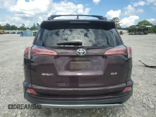 2018 Toyota RAV4 XLE z VIN 2T3WFREV4JW421833, wystawiony jako Copart lot #56648275 z przebiegiem 87 271 mil mil oraz Szkoda całkowita • Salvage title. Historia ofert i sprzedaży dostępna na DreamBid. Obrazek 6.