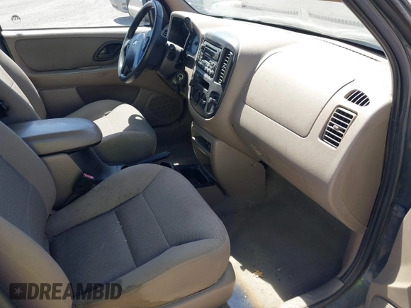 2001 Ford Escape XLT с VIN 1FMYU04161KC37345, выставлен на аукционе IAAI как лот 42312100 с пробегом 225 600 миль миль и . История ставок и продаж доступна на DreamBid. Изображение 5.