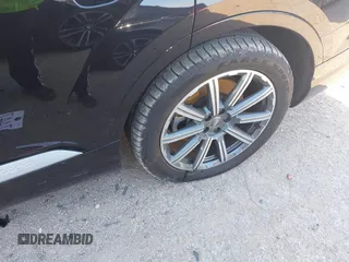 2018 Audi Q7 Premium Plus z VIN WA1LAAF75JD054810, wystawiony jako IAAI lot #42049892 z przebiegiem 43 297 mil mil oraz . Historia ofert i sprzedaży dostępna na DreamBid. Obrazek 17.