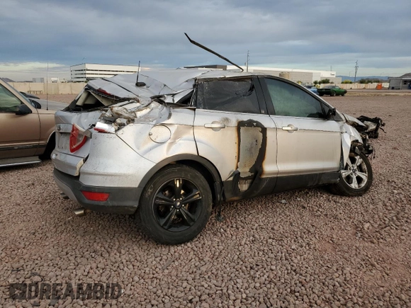 2016 Ford Escape SE z VIN 1FMCU0G74GUB15817, wystawiony jako Copart lot #52945435 z przebiegiem 153 737 mil mil oraz Szkoda całkowita • Salvage title. Historia ofert i sprzedaży dostępna na DreamBid. Obrazek 3.