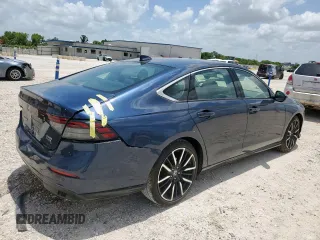 2023 Honda Accord Touring with VIN 1HGCY2F89PA033020, listed as a Copart auction lot 61122135 with 37,037 mi miles and Salvage title. Bid and sale history available at DreamBid. Image 3.