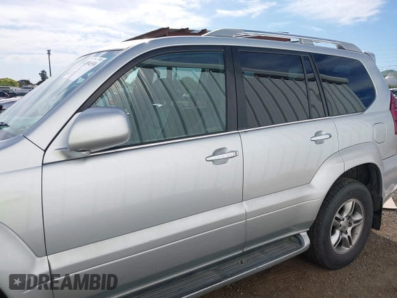 2008 Lexus GX 470 with VIN JTJBT20X380153246, listed as a IAAI auction lot 42004558 with 290,219 mi miles. Bid and sale history available at carsss.com. Image 15.