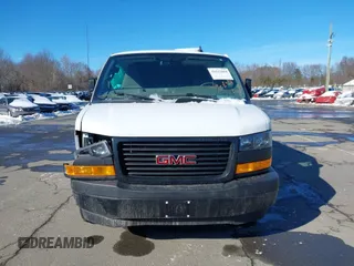 2022 GMC Savana Cargo Van with VIN 1GTW7AFP0N1140082, listed as a IAAI auction lot 41532664 with 51,991 mi miles. Bid and sale history available at carsss.com. Image 12.