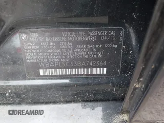 2011 BMW 3 Series 335i xDrive с VIN WBAPL5C53BA742364, выставлен на аукционе IAAI как лот 42604717 с пробегом 157 418 миль миль и . История ставок и продаж доступна на DreamBid. Изображение 9.