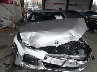 2020 BMW 5 Series M550i xDrive z VIN WBAJS7C07LCD85532, wystawiony jako IAAI lot #41518071 z przebiegiem 57 645 mil mil oraz . Historia ofert i sprzedaży dostępna na DreamBid. Obrazek 12.