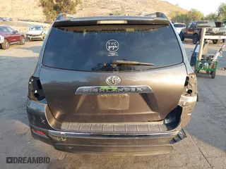 2011 Toyota Highlander Limited with VIN 5TDYK3EH0BS041953, listed as a IAAI auction lot 41429353 with 203,327 mi miles. Bid and sale history available at carsss.com. Image 17.