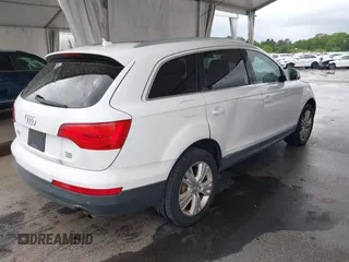 2010 Audi Q7 3.6L Premium Plus with VIN WA1LYAFE6AD007604, listed as a IAAI auction lot 41955633 with 240,433 mi miles. Bid and sale history available at carsss.com. Image 4.