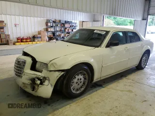 2005 Chrysler 300 300 z VIN 2C3JA43R45H659743, wystawiony jako Copart lot #53789865 z przebiegiem 255 676 mil mil oraz Szkoda całkowita • Salvage title. Historia ofert i sprzedaży dostępna na DreamBid. Obrazek 1.