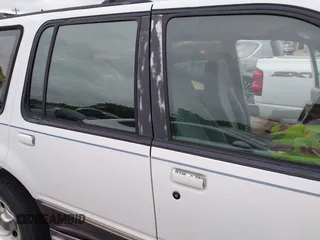 1996 Ford Explorer XL z VIN 1FMDU34XXTZA17284, wystawiony jako IAAI lot #42208106 z przebiegiem 167 098 mil mil oraz . Historia ofert i sprzedaży dostępna na DreamBid. Obrazek 6.