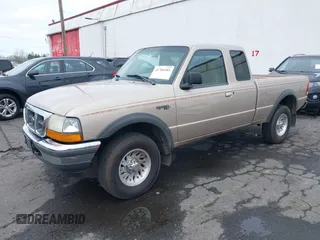 1998 Ford Ranger XL z VIN 1FTZR15X9WPA95795, wystawiony jako IAAI lot #41766181 z przebiegiem 351 532 mil mil oraz . Historia ofert i sprzedaży dostępna na DreamBid. Obrazek 2.