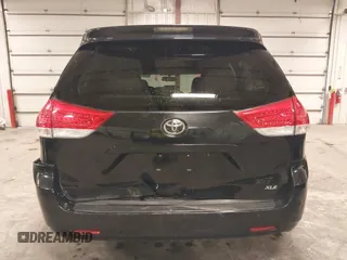 2012 Toyota Sienna XLE AAS z VIN 5TDYK3DC5CS223378, wystawiony jako IAAI lot #42164070 z przebiegiem 163 338 mil mil oraz . Historia ofert i sprzedaży dostępna na DreamBid. Obrazek 16.