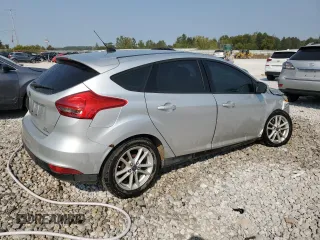 2015 Ford Focus SE with VIN 1FADP3K23FL332086, listed as a Copart auction lot 71199274 with 124,209 mi miles and Clean Title. Bid and sale history available at carsss.com. Image 3.