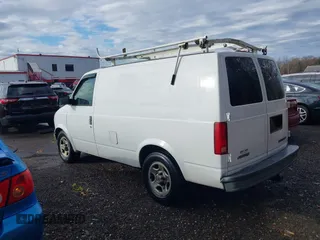 2005 Chevrolet Astro Cargo Van with VIN 1GCDM19X15B114841, listed as a IAAI auction lot 40948571 with 247,965 mi miles. Bid and sale history available at carsss.com. Image 3.