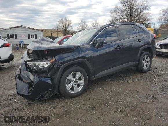 2019 Toyota RAV4 XLE with VIN JTMW1RFV6KD004869, listed as a Copart auction lot 82302754 with 118,015 mi miles and Salvage Title. Bid and sale history available at carsss.com. Image 1.