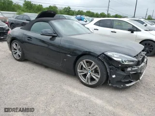 2025 BMW Z4 sDrive30i with VIN WBAHF3C05SWY40884, listed as a Copart auction lot 51104275 with 9,313 mi miles and Clean Title. Bid and sale history available at carsss.com. Image 4.