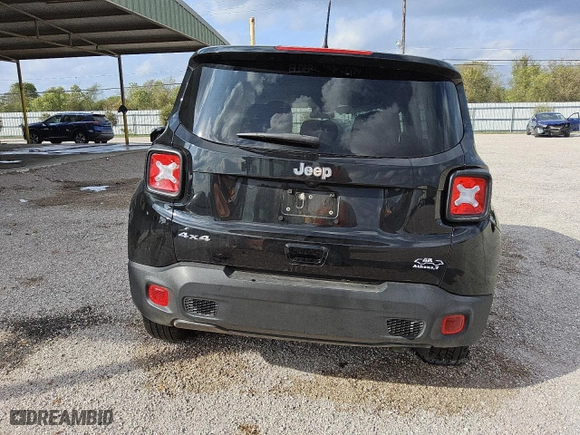 2023 Jeep Renegade Latitude with VIN ZACNJDB17PPP58290, listed as a Copart auction lot 81224754 with 8,398 mi miles and Clean Title. Bid and sale history available at carsss.com. Image 6.