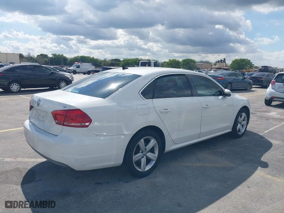 2012 Volkswagen Passat SE with VIN 1VWBH7A38CC097662, listed as a IAAI auction lot 41544163 with 111,010 mi miles. Bid and sale history available at carsss.com. Image 4.