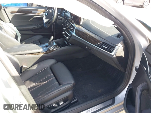 2019 BMW 5 Series 530i xDrive with VIN WBAJA7C57KWC77780, listed as a IAAI auction lot 41511124 with 35,696 mi miles. Bid and sale history available at carsss.com. Image 5.