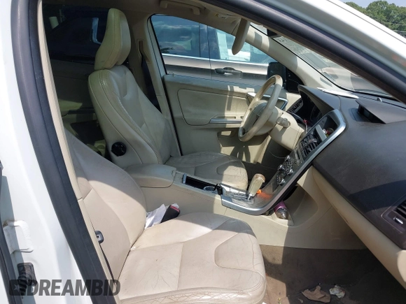 2010 Volvo XC60 3.2L with VIN YV4982DL3A2065797, listed as a IAAI auction lot 42557143 with 167,700 mi miles and . Bid and sale history available at DreamBid. Image 5.