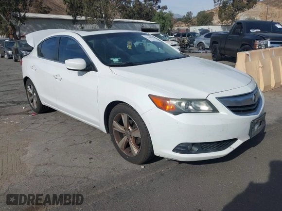 2014 Acura ILX Tech Pkg with VIN 19VDE1F76EE004171, listed as a IAAI auction lot 41134838 with 269,683 mi miles. Bid and sale history available at carsss.com. Image 1.