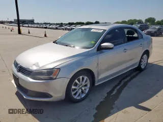 2012 Volkswagen Jetta SE z VIN 3VWDP7AJ0CM420885, wystawiony jako Copart lot #57722645 z przebiegiem 162 136 mil mil oraz Tytuł czysty. Historia ofert i sprzedaży dostępna na DreamBid. Obrazek 1.