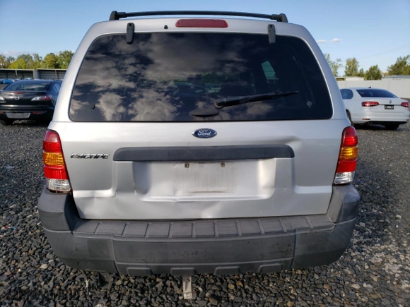 2007 Ford Escape XLS with VIN 1FMYU92Z97KA43155, listed as a Copart auction lot 75567154 with 240,603 mi miles and Salvage Title. Bid and sale history available at carsss.com. Image 6.