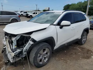 2022 Toyota RAV4 XLE with VIN 2T3P1RFV3NC303992, listed as a Copart auction lot 58126385 with 28,503 mi miles and Salvage title. Bid and sale history available at DreamBid. Image 1.