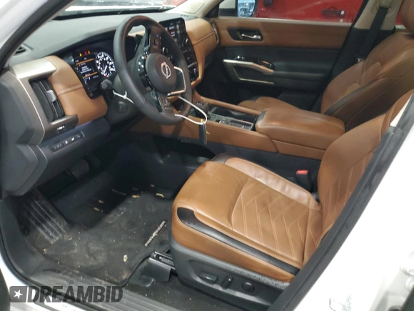 2023 Nissan Pathfinder Platinum z VIN 5N1DR3DH2PC254760, wystawiony jako Copart lot #55861115 z przebiegiem 20 265 mil mil oraz Szkoda całkowita • Salvage title. Historia ofert i sprzedaży dostępna na DreamBid. Obrazek 7.