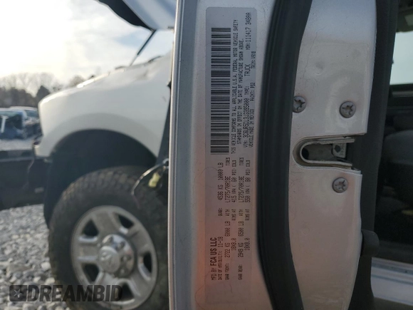 2018 Ram 2500 SLT с VIN 3C6UR5DL3JG395000, выставлен на аукционе Copart как лот 78181684 с пробегом 84 964 миль миль и Списание • Salvage title. История ставок и продаж доступна на DreamBid. Изображение 15.