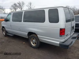 2011 Ford Econoline Passenger XL z VIN 1FBSS3BL4BDA30565, wystawiony jako IAAI lot #41718643 z przebiegiem 230 184 mil mil oraz . Historia ofert i sprzedaży dostępna na DreamBid. Obrazek 3.