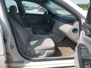 2006 Chevrolet Impala LT 3.9L with VIN 2G1WC581169236398, listed as a IAAI auction lot 42056989 with 235,288 mi miles and . Bid and sale history available at DreamBid. Image 5.