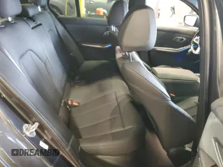 2021 BMW 3 Series 330i z VIN 3MW5R1J00M8B81609, wystawiony jako Copart lot #58311755 z przebiegiem 63 666 mil mil oraz Szkoda całkowita • Salvage title. Historia ofert i sprzedaży dostępna na DreamBid. Obrazek 10.