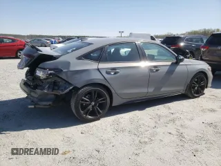 2025 Honda Civic Si z VIN 2HGFE1E52SH472447, wystawiony jako Copart lot #50688055 z przebiegiem 4588 mil mil oraz Szkody całkowita. Historia ofert i sprzedaży dostępna na DreamBid. Obrazek 3.