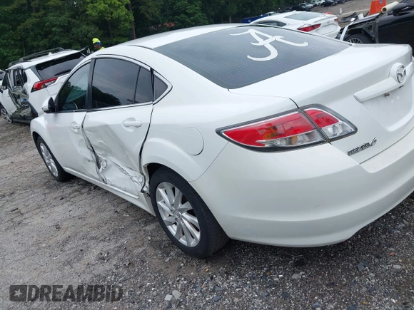 2011 Mazda 6 i Grand Touring z VIN 1YVHZ8CHXB5M11866, wystawiony jako IAAI lot #42412635 z przebiegiem 237 607 mil mil oraz . Historia ofert i sprzedaży dostępna na DreamBid. Obrazek 3.