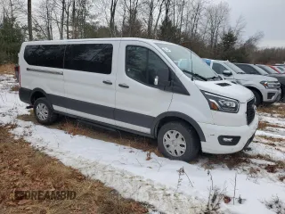 2023 Ford Transit Passenger XL z VIN 1FBAX2YG7PKA45212, wystawiony jako Copart lot #42914795 z przebiegiem 70 987 mil mil oraz Szkoda całkowita • Salvage title. Historia ofert i sprzedaży dostępna na DreamBid. Obrazek 4.
