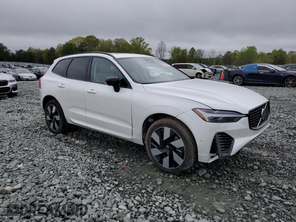 2025 Volvo XC60 Ultra с VIN YV4H60RM8S1054504, выставлен на аукционе Copart как лот 52812715 с пробегом 1 752 миль миль и Списание • Salvage title. История ставок и продаж доступна на DreamBid. Изображение 4.