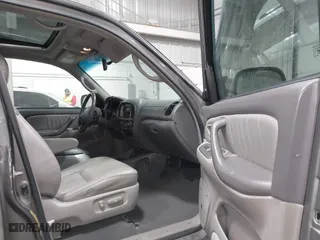 2006 Toyota Sequoia Limited with VIN 5TDBT48A06S275409, listed as a IAAI auction lot 41766094 with 149,718 mi miles. Bid and sale history available at carsss.com. Image 5.