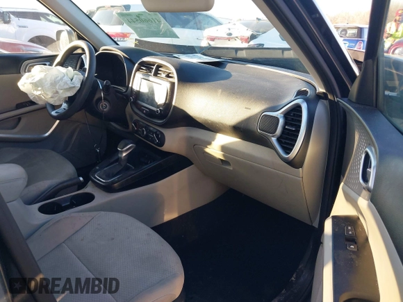 2020 Kia Soul LX with VIN KNDJ23AU3L7104656, listed as a IAAI auction lot 41660544 with 70,243 mi miles. Bid and sale history available at carsss.com. Image 5.
