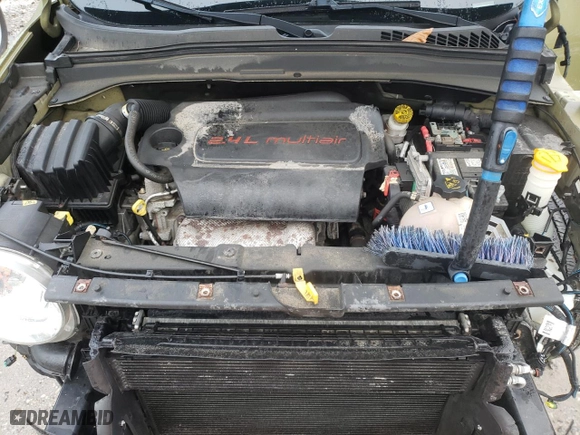 2015 Jeep Renegade Trailhawk with VIN ZACCJBCT8FPB34561, listed as a Copart auction lot 81973794 with 0 mi miles and Clean Title. Bid and sale history available at carsss.com. Image 12.