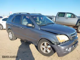 2009 Kia Sorento LX with VIN KNDJD735695869355, listed as a IAAI auction lot 41272007 with 225,628 mi miles. Bid and sale history available at carsss.com. Image 1.