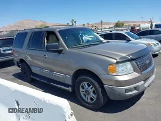 2003 Ford Expedition Special Service with VIN 1FMRU15W53LB44124, listed as a IAAI auction lot 42021297 with 177,998 mi miles. Bid and sale history available at carsss.com. Image 1.