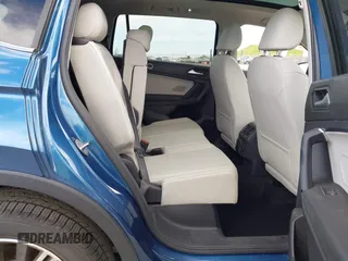 2019 Volkswagen Tiguan SE with VIN 3VV3B7AX2KM064568, listed as a IAAI auction lot 42008754 with 53,132 mi miles and . Bid and sale history available at DreamBid. Image 8.