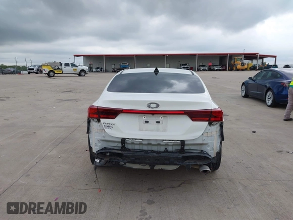 2021 Kia Forte LXS with VIN 3KPF24AD0ME361786, listed as a IAAI auction lot 42427196 with 60,013 mi miles and . Bid and sale history available at DreamBid. Image 15.