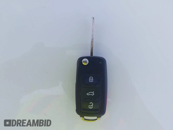 2013 Volkswagen Jetta TDI w/Premium с VIN 3VWLL7AJXDM388780, выставлен на аукционе IAAI как лот 42167972 с пробегом 189 950 миль миль и . История ставок и продаж доступна на DreamBid. Изображение 11.