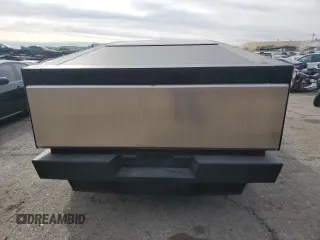 2024 Tesla Cybertruck z VIN 7G2CEHED3RA002231, wystawiony jako Copart lot #78957564 z przebiegiem 4454 mil mil oraz Szkody całkowita. Historia ofert i sprzedaży dostępna na DreamBid. Obrazek 6.