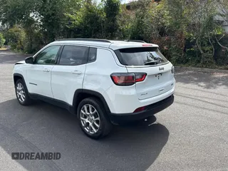 2022 Jeep Compass Latitude Lux with VIN 3C4NJDFB6NT164933, listed as a Copart auction lot 62031695 with 55,397 mi miles and Salvage title. Bid and sale history available at DreamBid. Image 3.