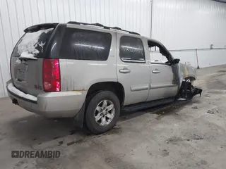 2007 GMC Yukon SLT with VIN 1GKFK13027J172531, listed as a IAAI auction lot 41252781 with 1 mi miles. Bid and sale history available at carsss.com. Image 4.