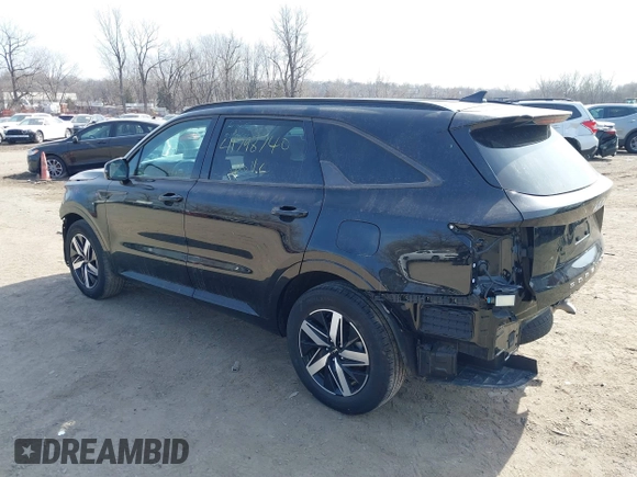 2022 Kia Sorento S with VIN 5XYRL4LC6NG084726, listed as a IAAI auction lot 41798740 with 47,626 mi miles. Bid and sale history available at carsss.com. Image 3.